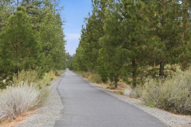 19562 Meadowbrook Drive, Bend, OR 97702