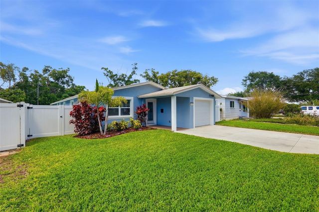8015 28TH AVENUE N, St Petersburg, FL 33710