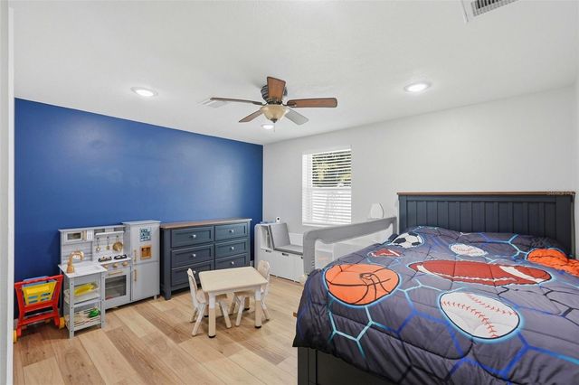 8015 28TH AVENUE N, St Petersburg, FL 33710