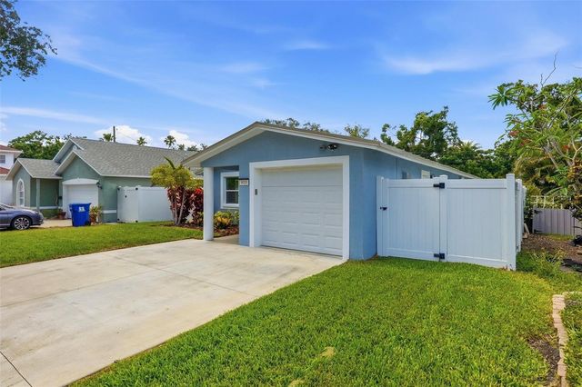 8015 28TH AVENUE N, St Petersburg, FL 33710