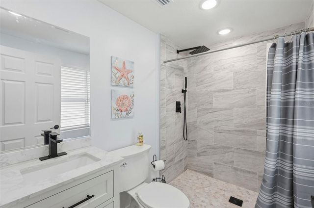 8015 28TH AVENUE N, St Petersburg, FL 33710
