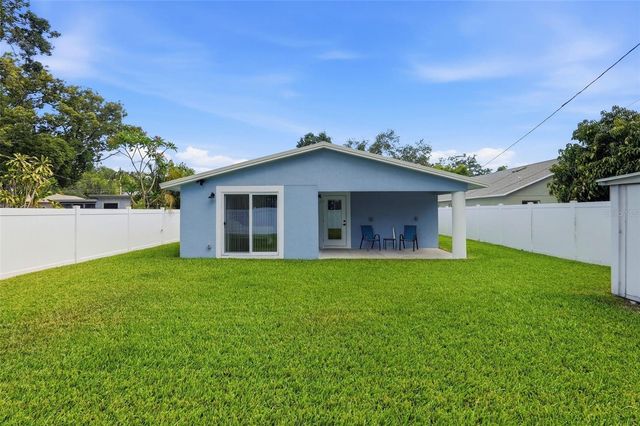 8015 28TH AVENUE N, St Petersburg, FL 33710