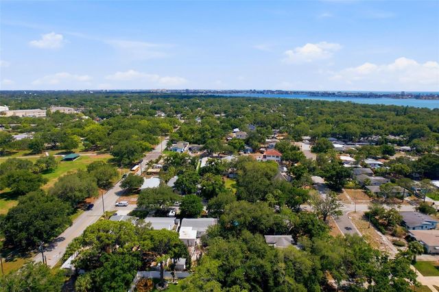 8015 28TH AVENUE N, St Petersburg, FL 33710