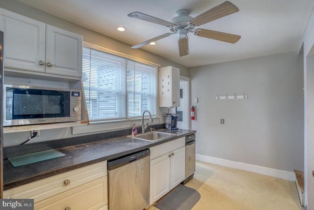 304 SECOND AVE, Harrington, DE 19952
