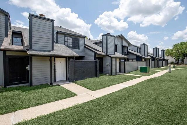 810 Dunson Glen Drive 404, Houston, TX 77090