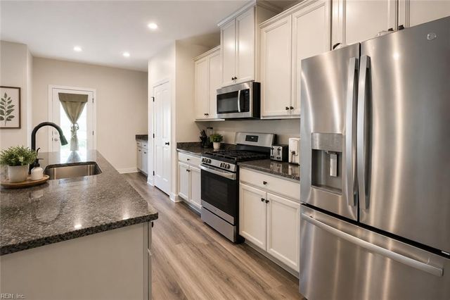 181 Cedar Crest DR, Smithfield, VA 23430