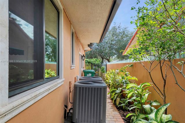 4251 SW 11th St, Miami, FL 33134