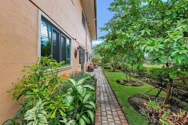 4251 SW 11th St, Miami, FL 33134
