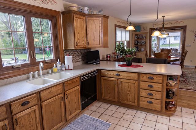 306 W Leonard STREET, Watertown, WI 53098