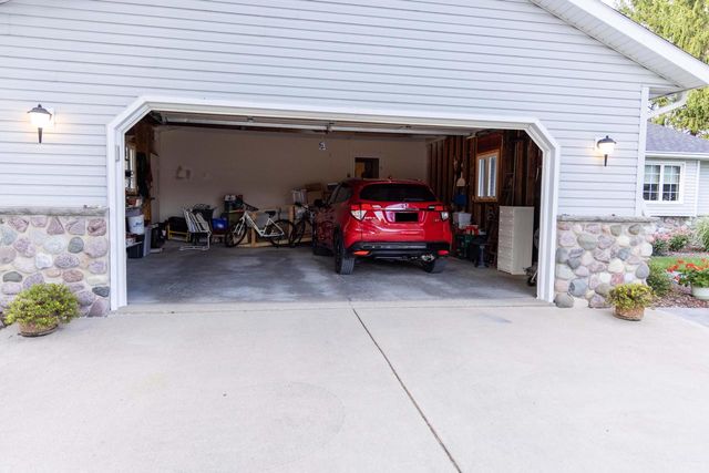 306 W Leonard STREET, Watertown, WI 53098