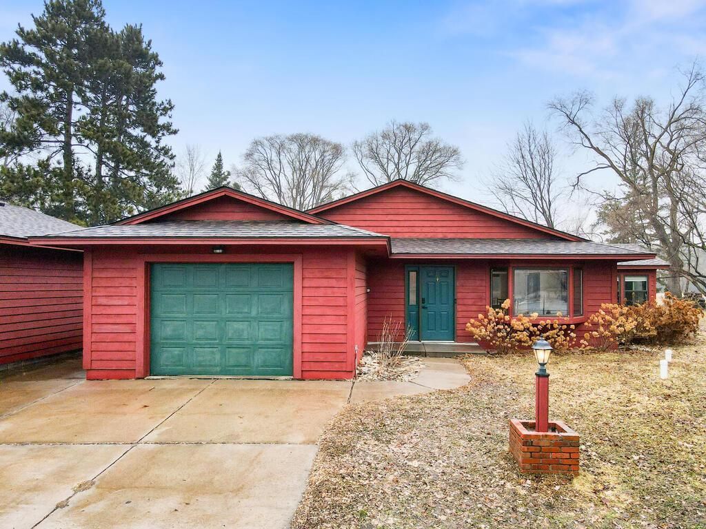 509 Heritage Blvd NW, Isanti, MN 55040