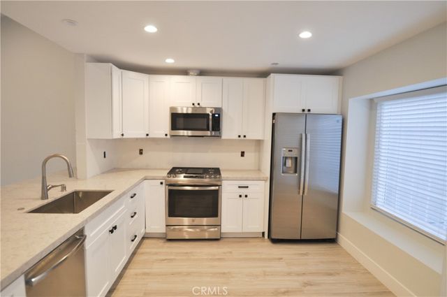 30 Sunfish 44, Irvine, CA 92604