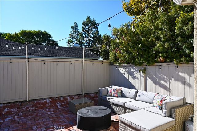 30 Sunfish 44, Irvine, CA 92604