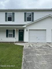 313 Winners Circle S, Jacksonville, NC 28546