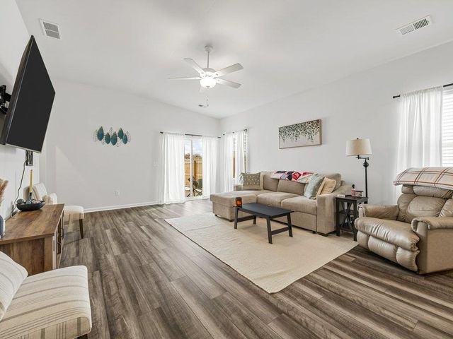 12062 Lansbury Drive, Inman, SC 29349