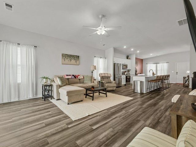 12062 Lansbury Drive, Inman, SC 29349