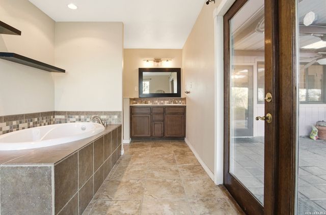 13914 Oak Meadows, Universal City, TX 78148