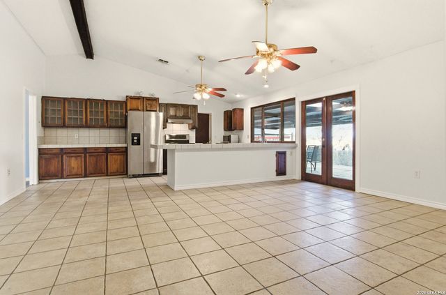 13914 Oak Meadows, Universal City, TX 78148