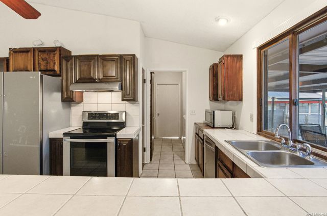 13914 Oak Meadows, Universal City, TX 78148