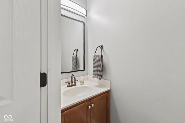 7154 Bruin Drive, Indianapolis, IN 46237