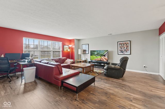 7154 Bruin Drive, Indianapolis, IN 46237