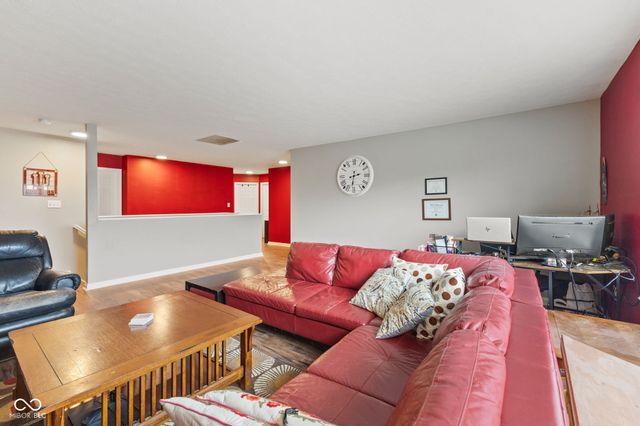 7154 Bruin Drive, Indianapolis, IN 46237