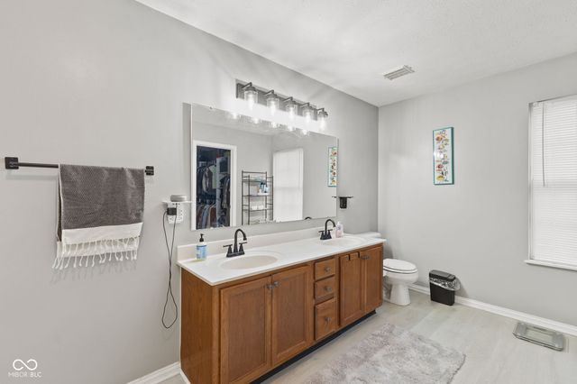 7154 Bruin Drive, Indianapolis, IN 46237