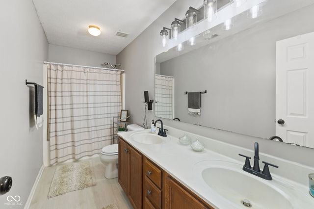 7154 Bruin Drive, Indianapolis, IN 46237