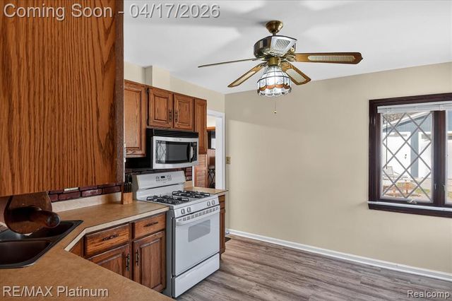 24270 Melody Lane, Taylor, MI 48180