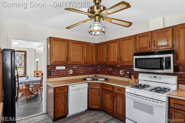 24270 Melody Lane, Taylor, MI 48180