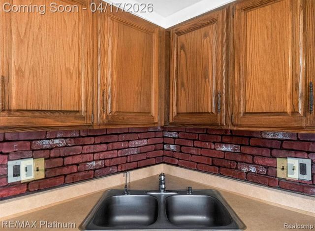 24270 Melody Lane, Taylor, MI 48180