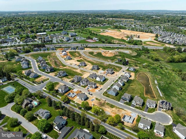 1247 HERSHEY LN, Lancaster, PA 17601