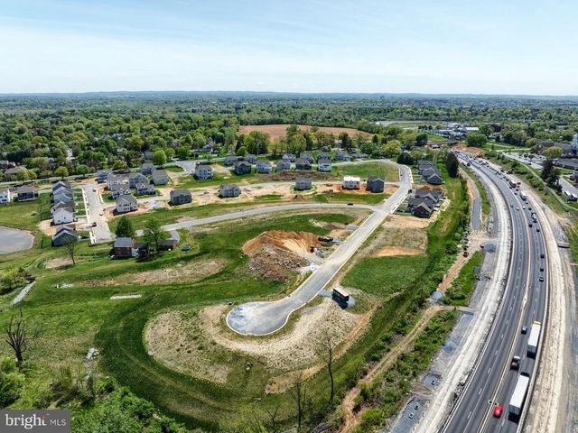 1247 HERSHEY LN, Lancaster, PA 17601