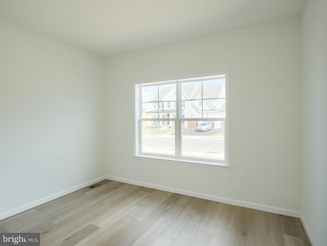 1247 HERSHEY LN, Lancaster, PA 17601