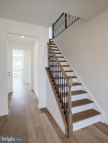 1247 HERSHEY LN, Lancaster, PA 17601
