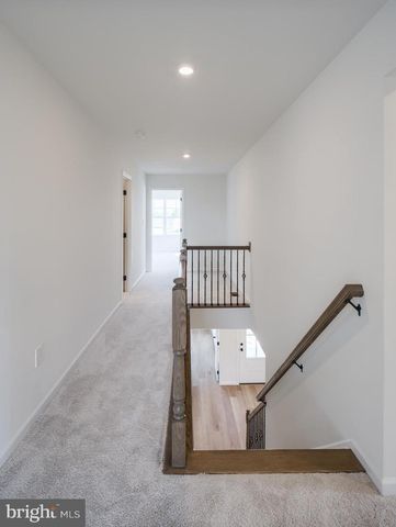 1247 HERSHEY LN, Lancaster, PA 17601