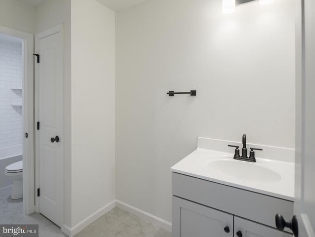 1247 HERSHEY LN, Lancaster, PA 17601