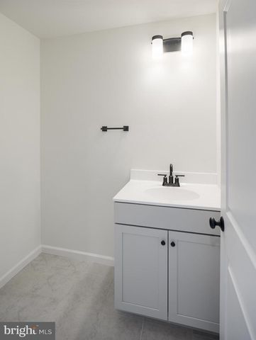 1247 HERSHEY LN, Lancaster, PA 17601