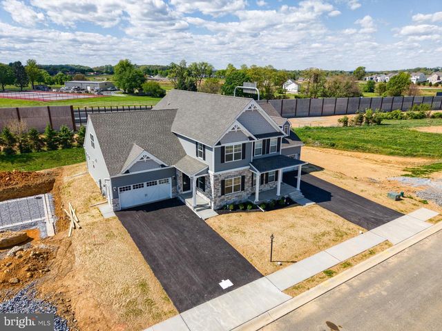 1247 HERSHEY LN, Lancaster, PA 17601