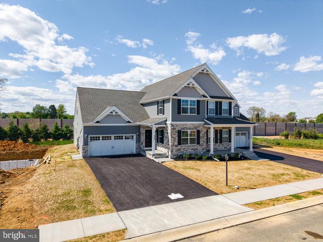 1247 HERSHEY LN, Lancaster, PA 17601