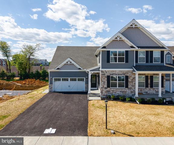 1247 HERSHEY LN, Lancaster, PA 17601