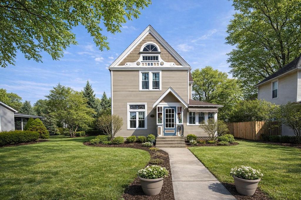 519 Madison STREET, Lake Geneva, WI 53147