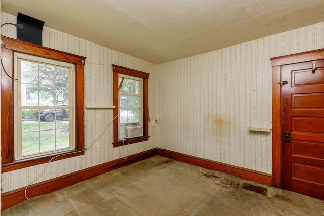 58 Lindell Avenue, Leominster, MA 01453