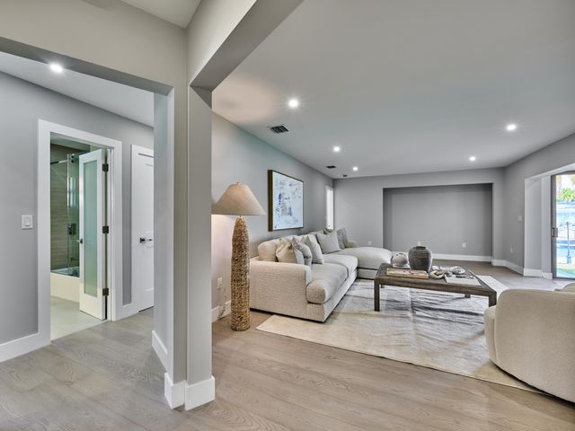 1170 Fairview Lane, Singer Island, FL 33404