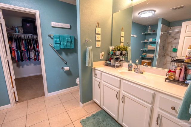 101 Hawkins LN, Jarrell, TX 76537