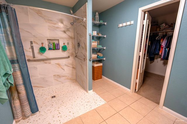 101 Hawkins LN, Jarrell, TX 76537
