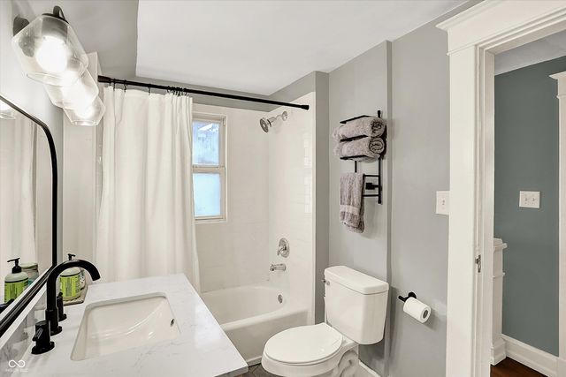 4330 Carrollton Avenue, Indianapolis, IN 46205