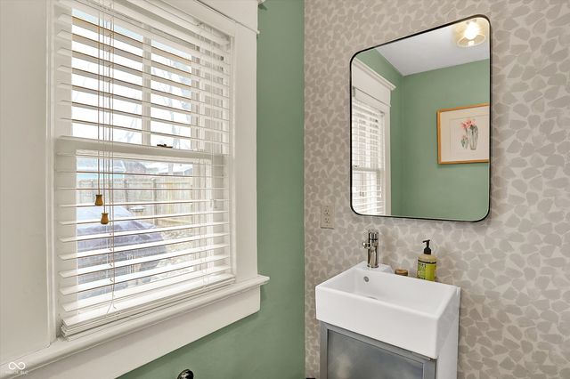 4330 Carrollton Avenue, Indianapolis, IN 46205