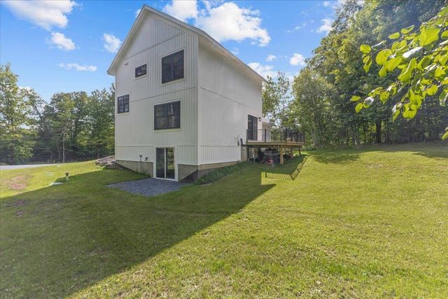 100 Leos Lane, Georgia, VT 05478