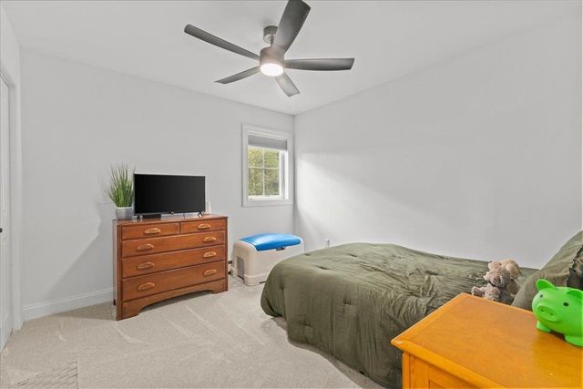 100 Leos Lane, Georgia, VT 05478